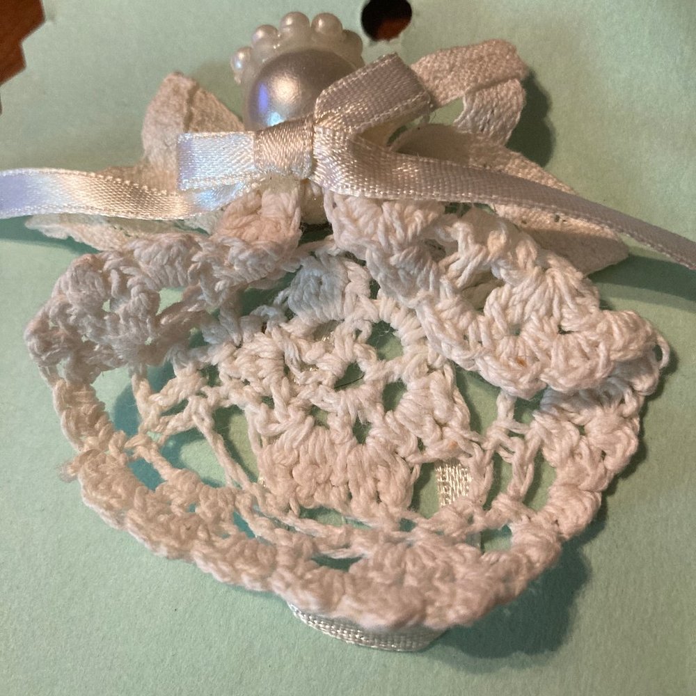 ANGEL WITH CROCHET BODY CAN BE PIN OR ORNAMENT NEW